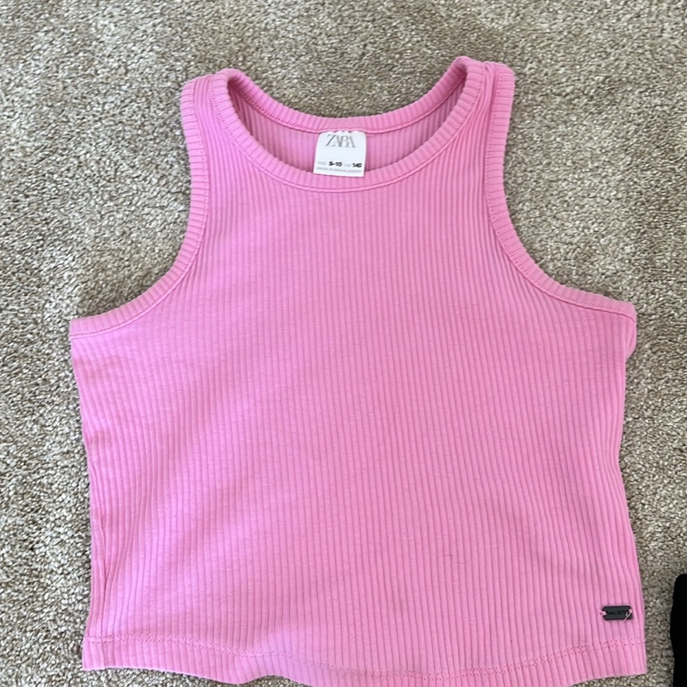 Tank tops - Picture 2 of 5